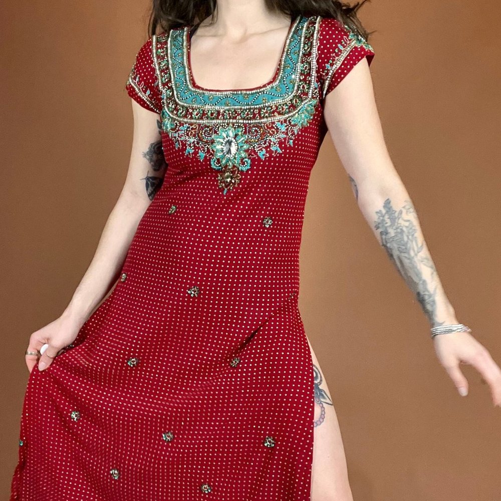 Ornate Floral and Dot Gem Beaded Short Sleeve Chiffon Tunic Dress - Red, White,